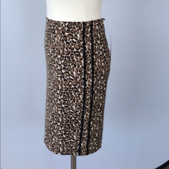 NWT WHBM Leopard Stretch Pencil Skirt Size 2P - Picture 9 of 11